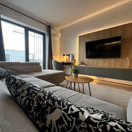 Апартаменты High-rise Luxury With Free Parking