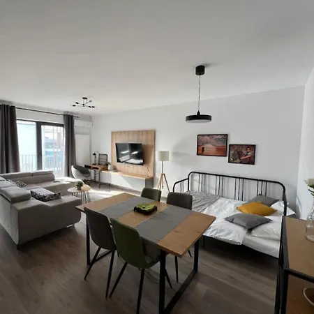 High-rise Luxury With Free Parking * Bucarest