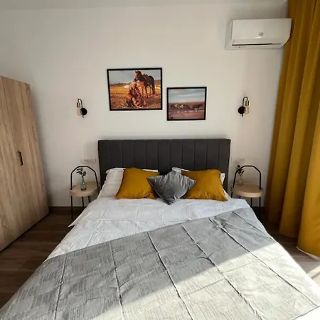 High-rise Luxury With Free Parking *