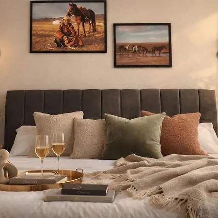 High-rise Luxury With Free Parking *