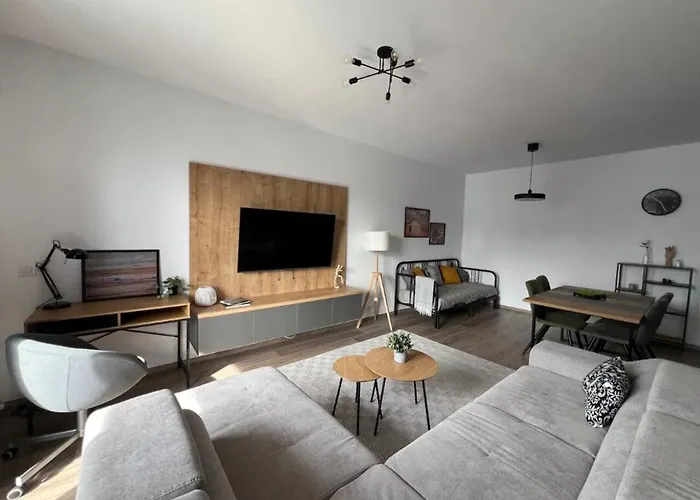 High-rise Luxury With Free Parking Διαμέρισμα