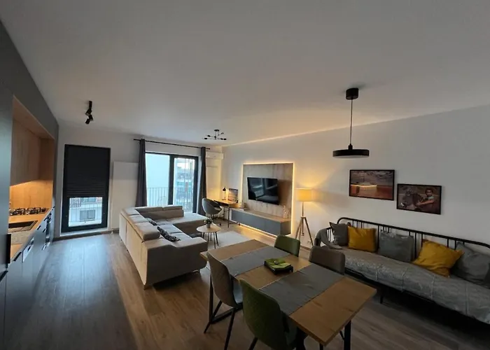 High-rise Luxury With Free Parking * Bukarest