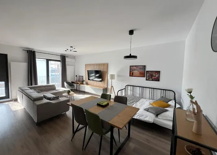 High-rise Luxury With Free Parking * Bukurešť