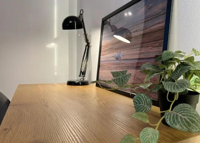 High-rise Luxury With Free Parking