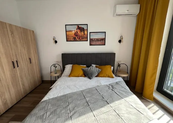 High-rise Luxury With Free Parking *