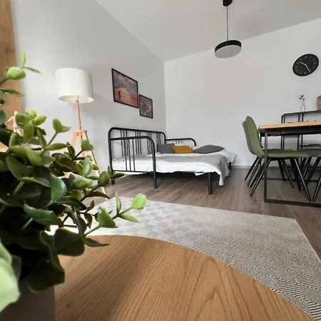 High-rise Luxury With Free Parking