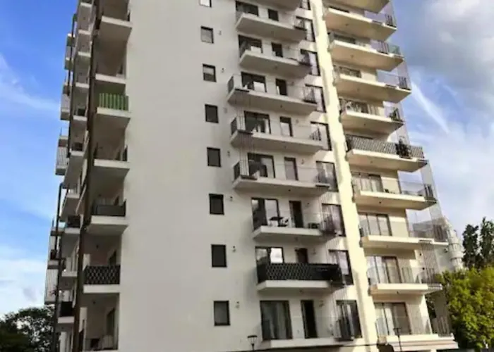 High-rise Luxury With Free Parking 公寓