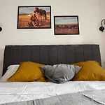 High-rise Luxury With Free Parking Διαμέρισμα