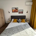 High-rise Luxury With Free Parking *